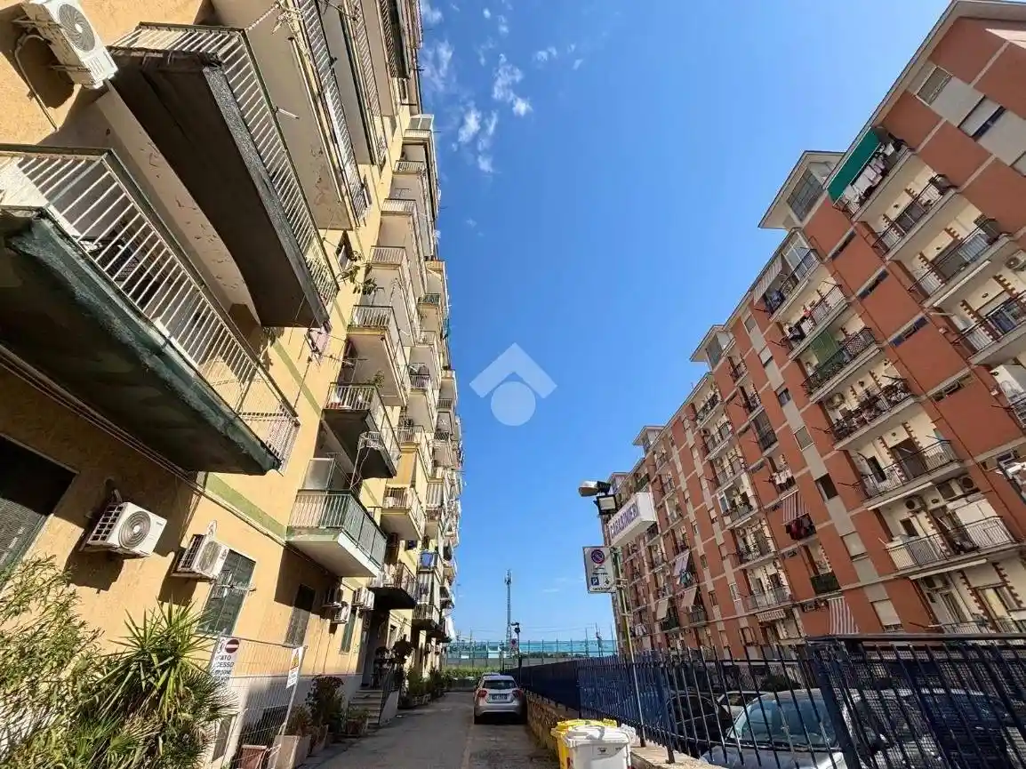 Appartamento in vendita a Napoli