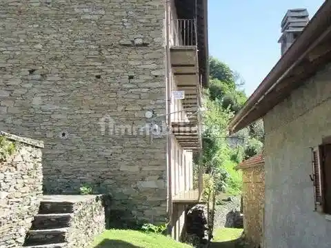 Villa in vendita a Aurano
