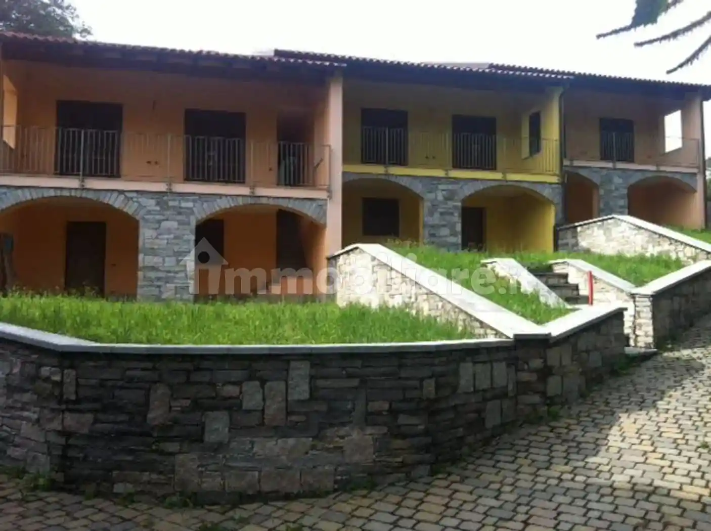 Villa in vendita a Nebbiuno