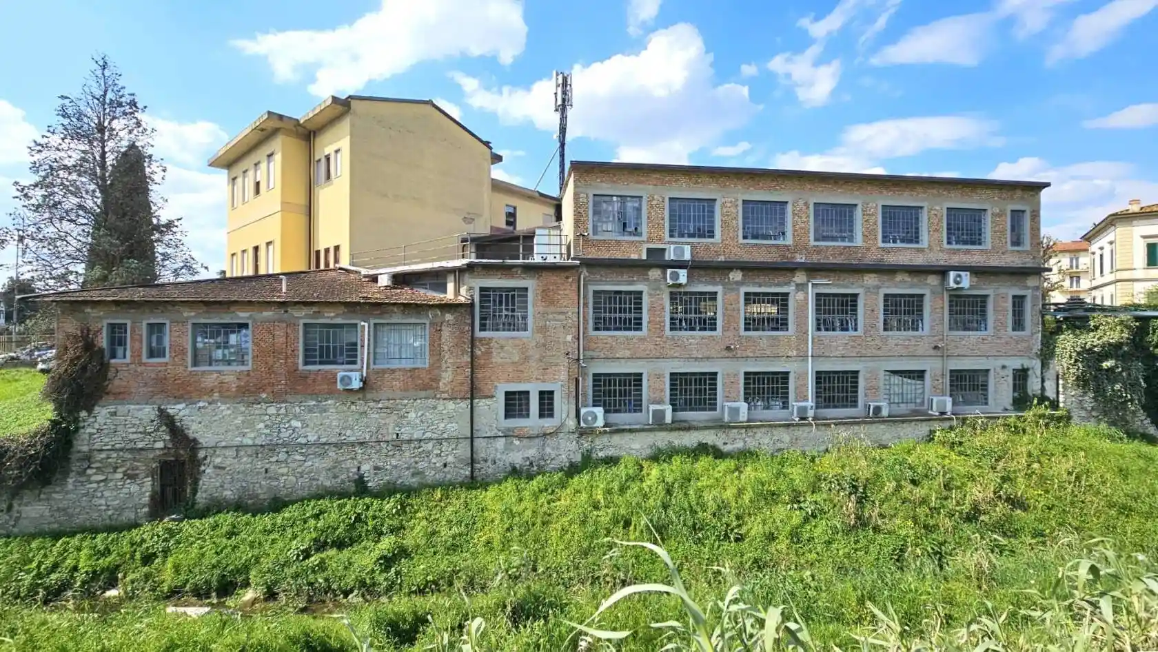 Palazzo - Edificio in vendita a Sesto Fiorentino