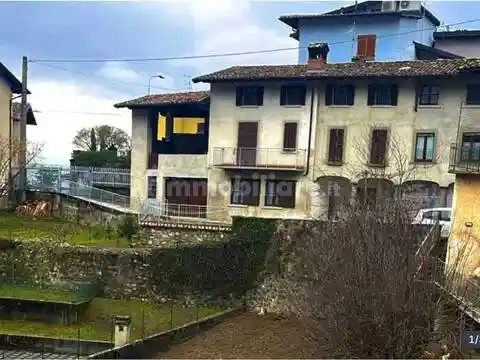 Appartamento in vendita a Gandino