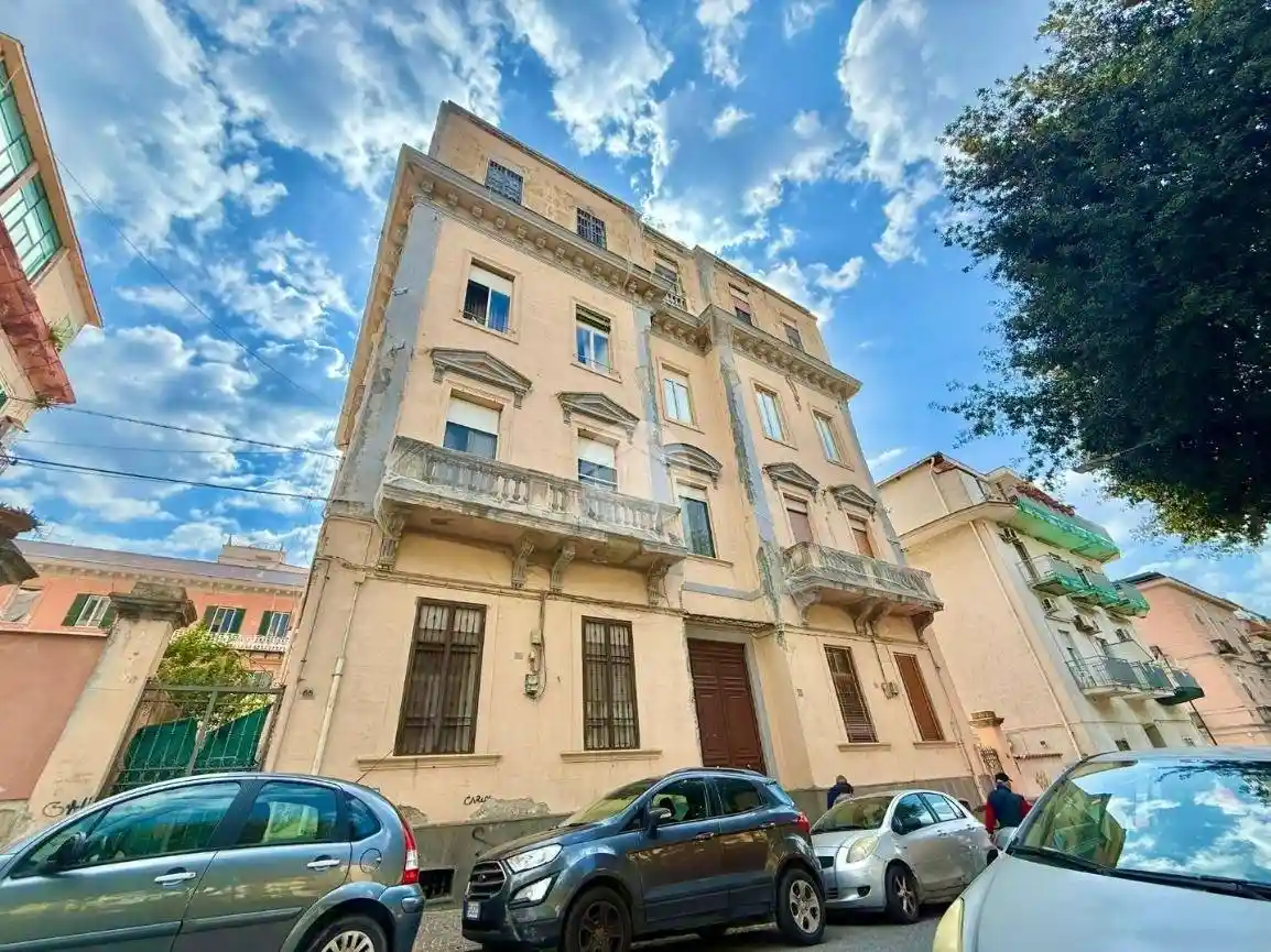 Appartamento in vendita a Napoli