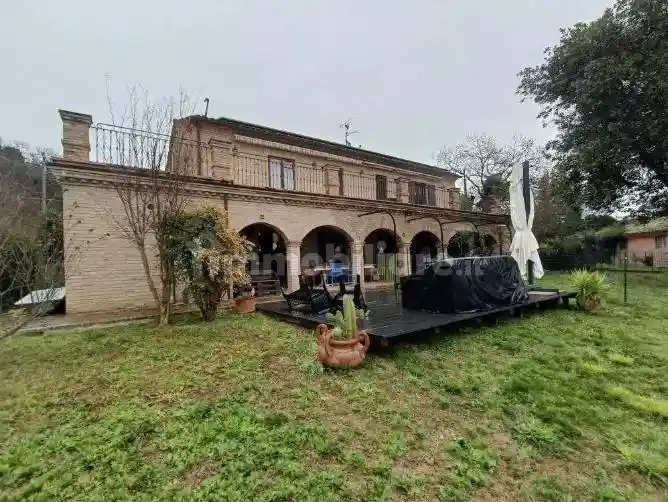 Villa in vendita a Loreto