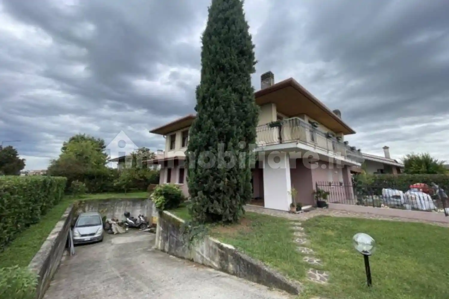 Appartamento in vendita a Paese