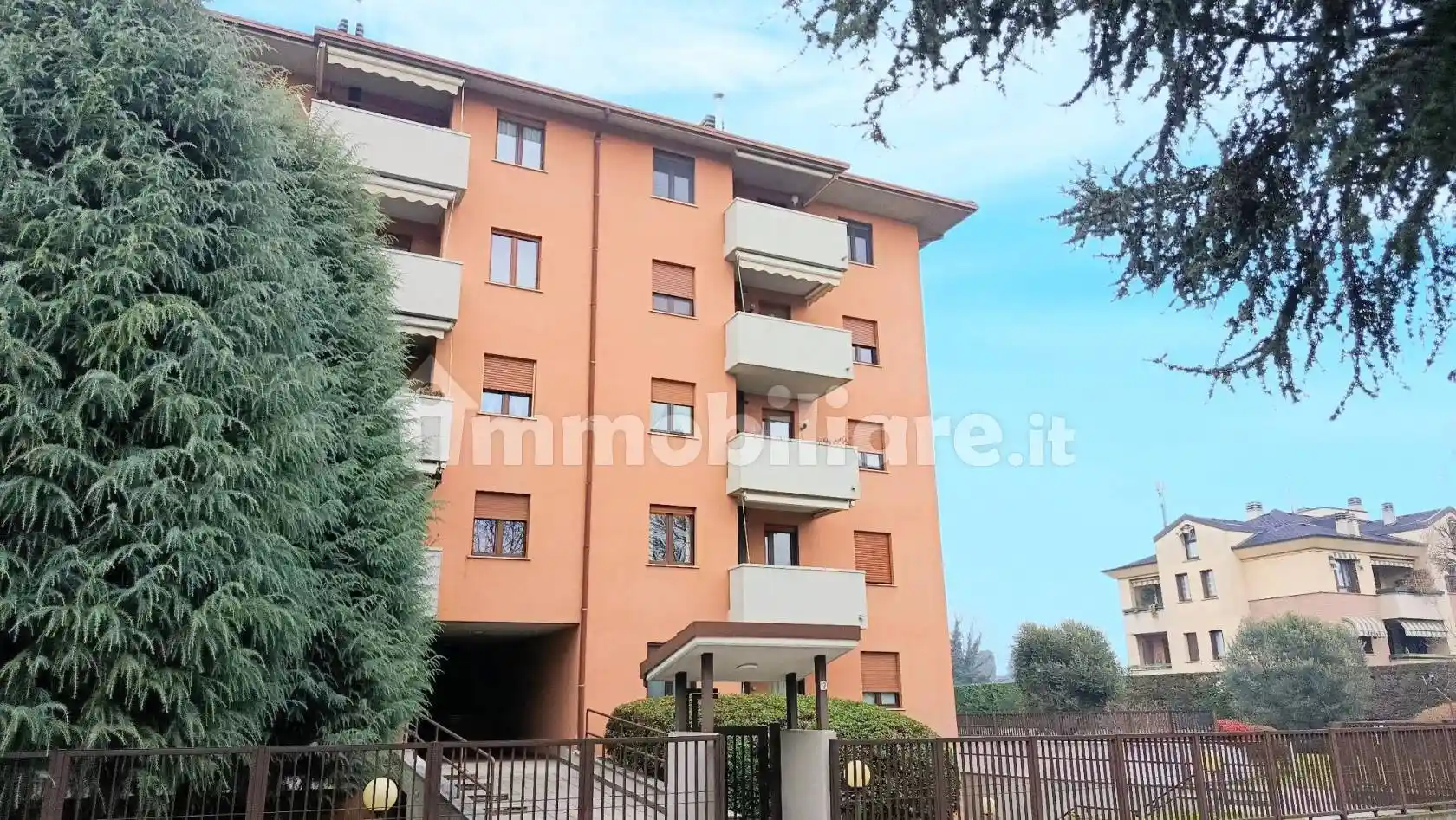 Appartamento in affitto a Vedano al Lambro