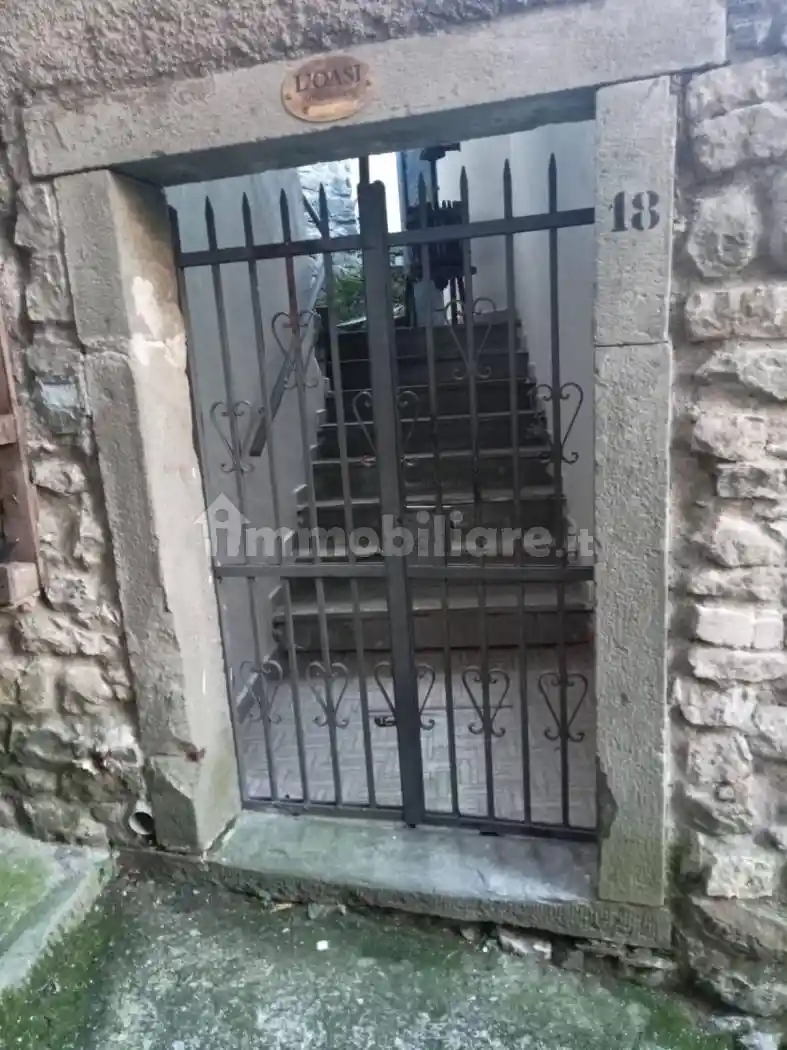 Casa indipendente in affitto a Comano