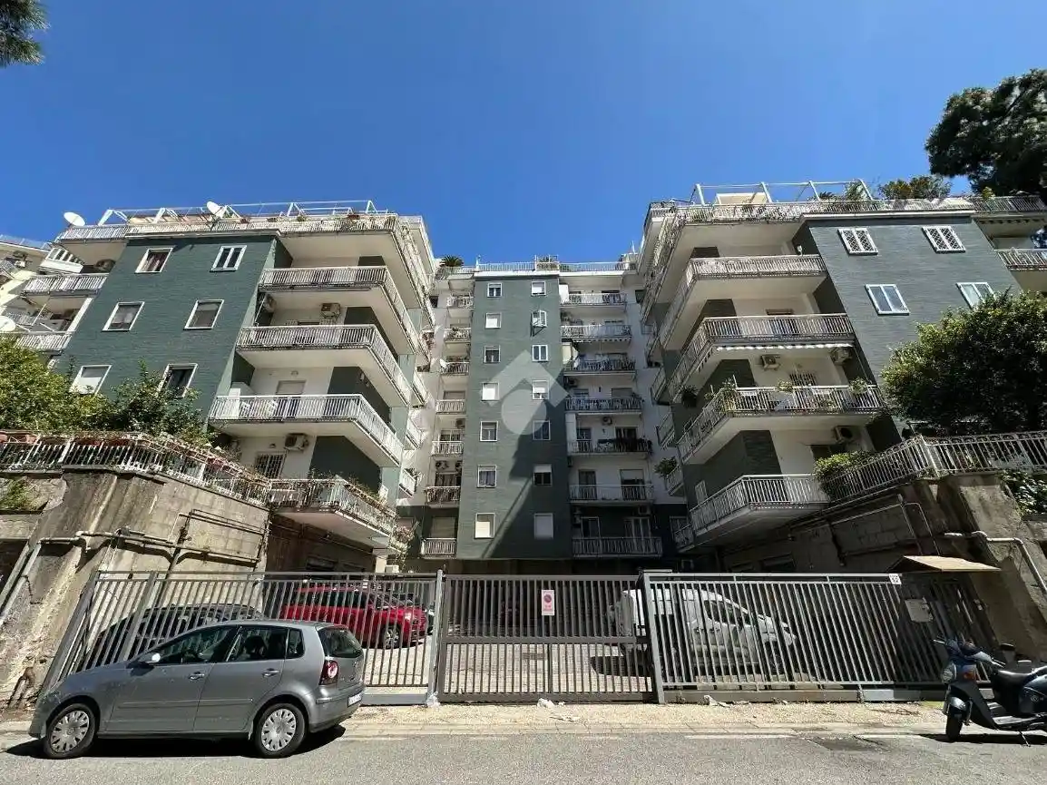 Appartamento in vendita a Napoli