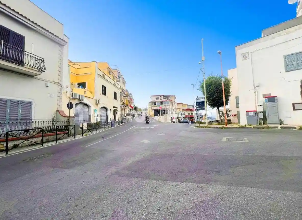 Appartamento in vendita a Monte di Procida