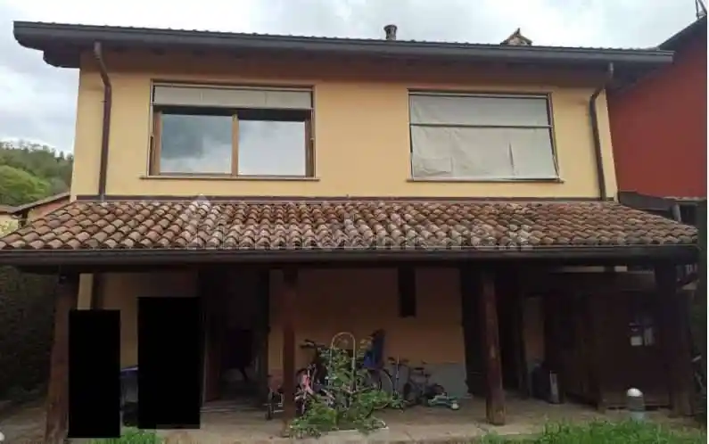 Appartamento in vendita a Longone al Segrino