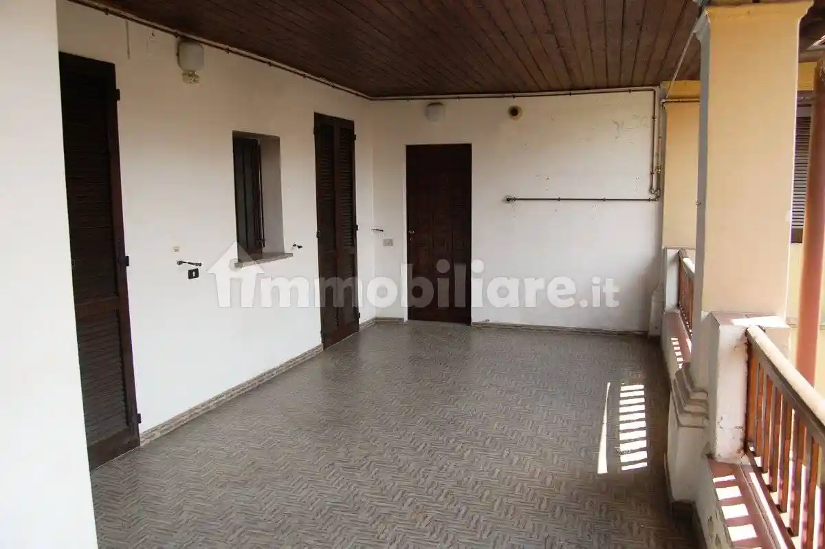 Appartamento in vendita a Lambrugo
