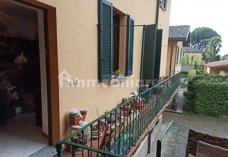 Appartamento in vendita a Longone al Segrino