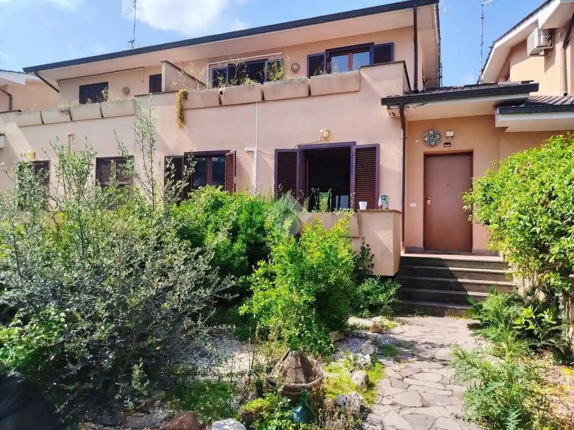 Villetta a schiera in vendita a Roma