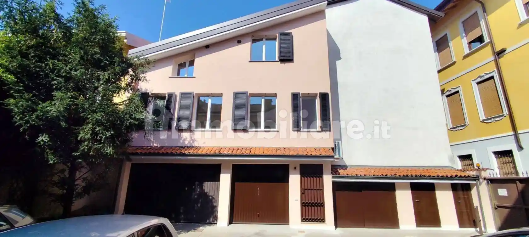 Villa in affitto a Seregno