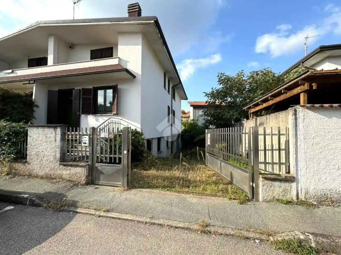 Villa in vendita a Rescaldina