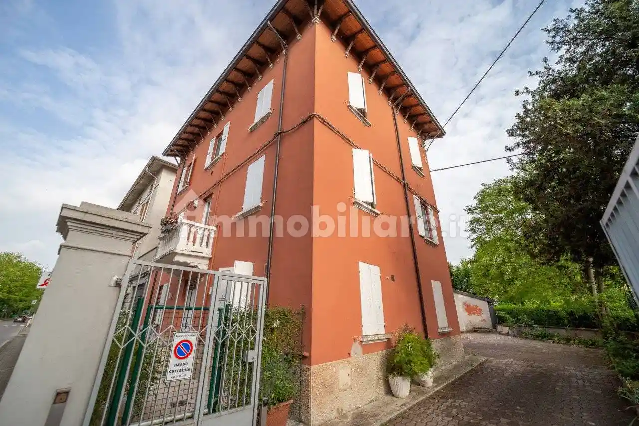 Palazzo - Edificio in vendita a Parma