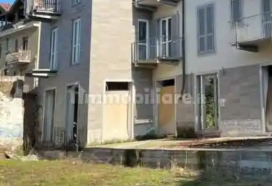 Palazzo - Stabile in vendita a Settimo Torinese