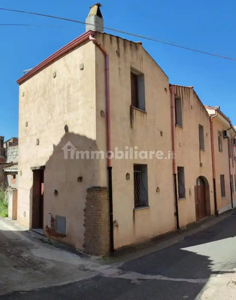 Casa indipendente in vendita a Laconi