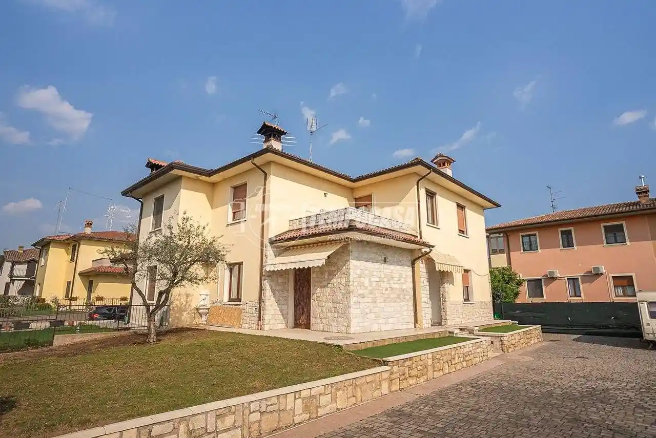 Villa in vendita a Montichiari
