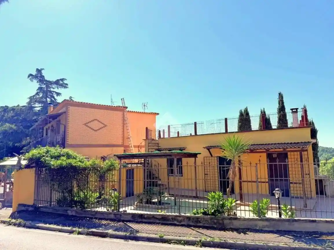 Casa indipendente in vendita a Ponzano Romano