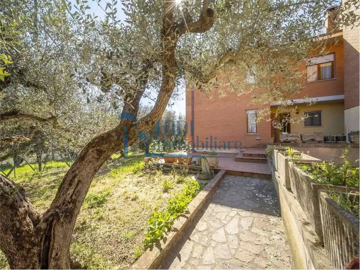 Villetta a schiera in vendita a Todi