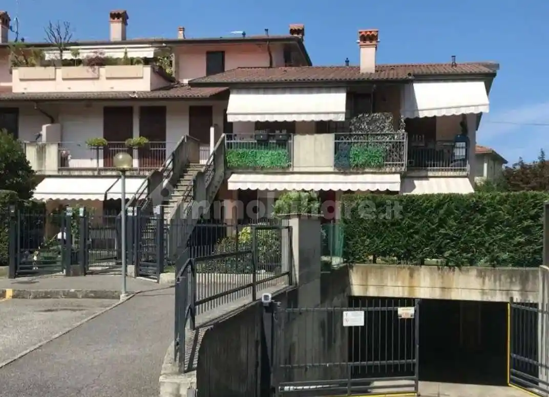 Casa indipendente in vendita a Albano Sant'Alessandro