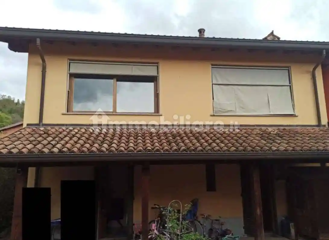 Casa indipendente in vendita a Longone al Segrino