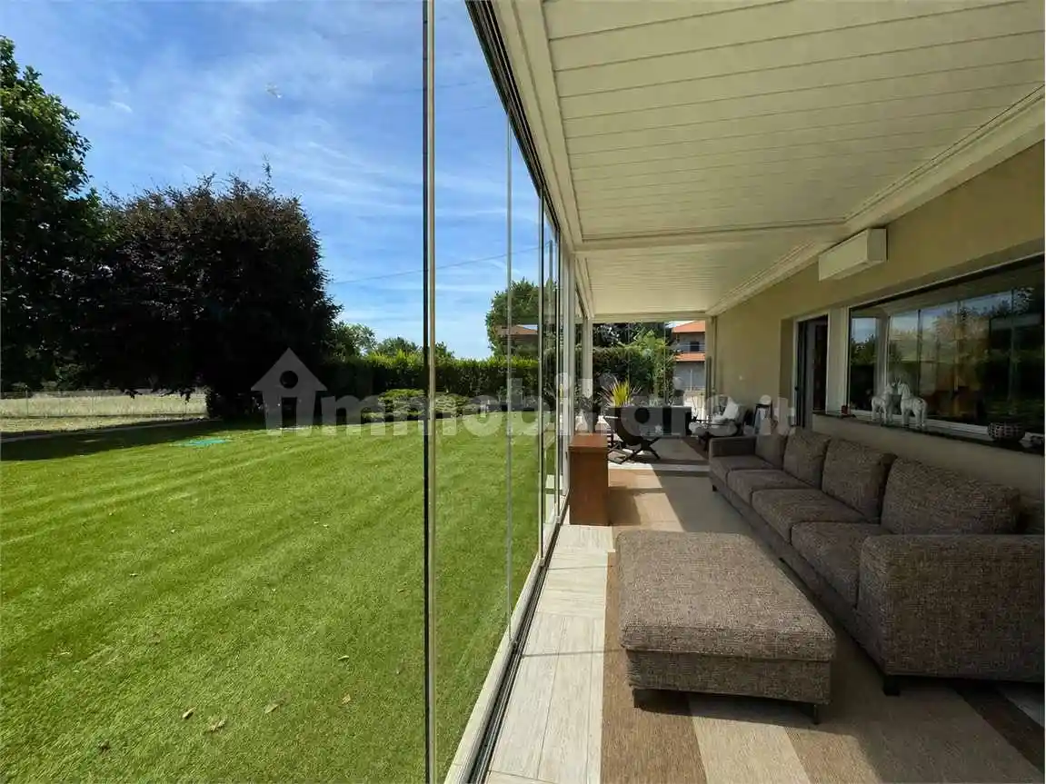 Villa in vendita a Appiano Gentile