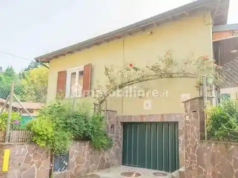 Villa in vendita a Grantola