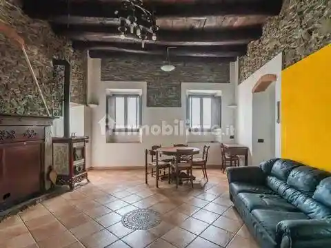 Villa in vendita a Montegrino Valtravaglia