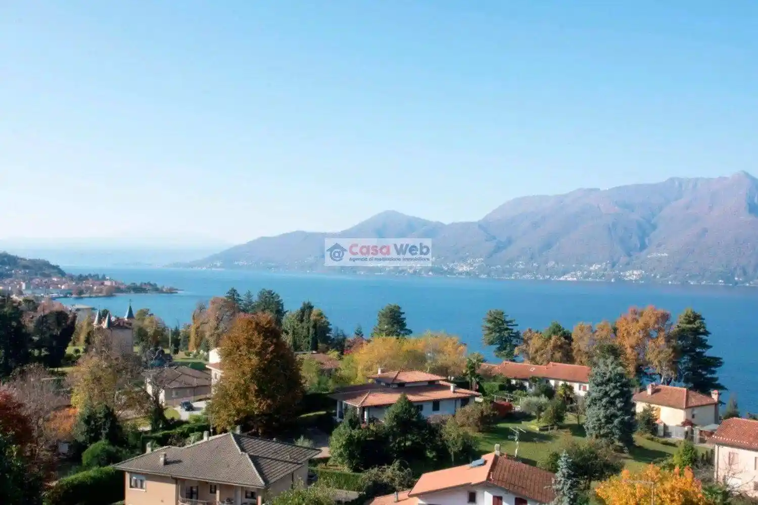 Villa in vendita a Luino
