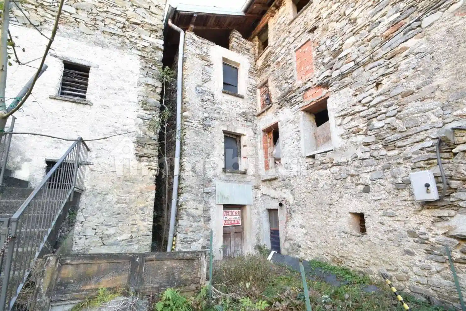 Villa in vendita a Dumenza