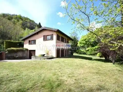 Villa in vendita a Dumenza
