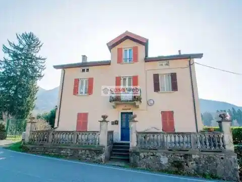 Villa in vendita a Dumenza