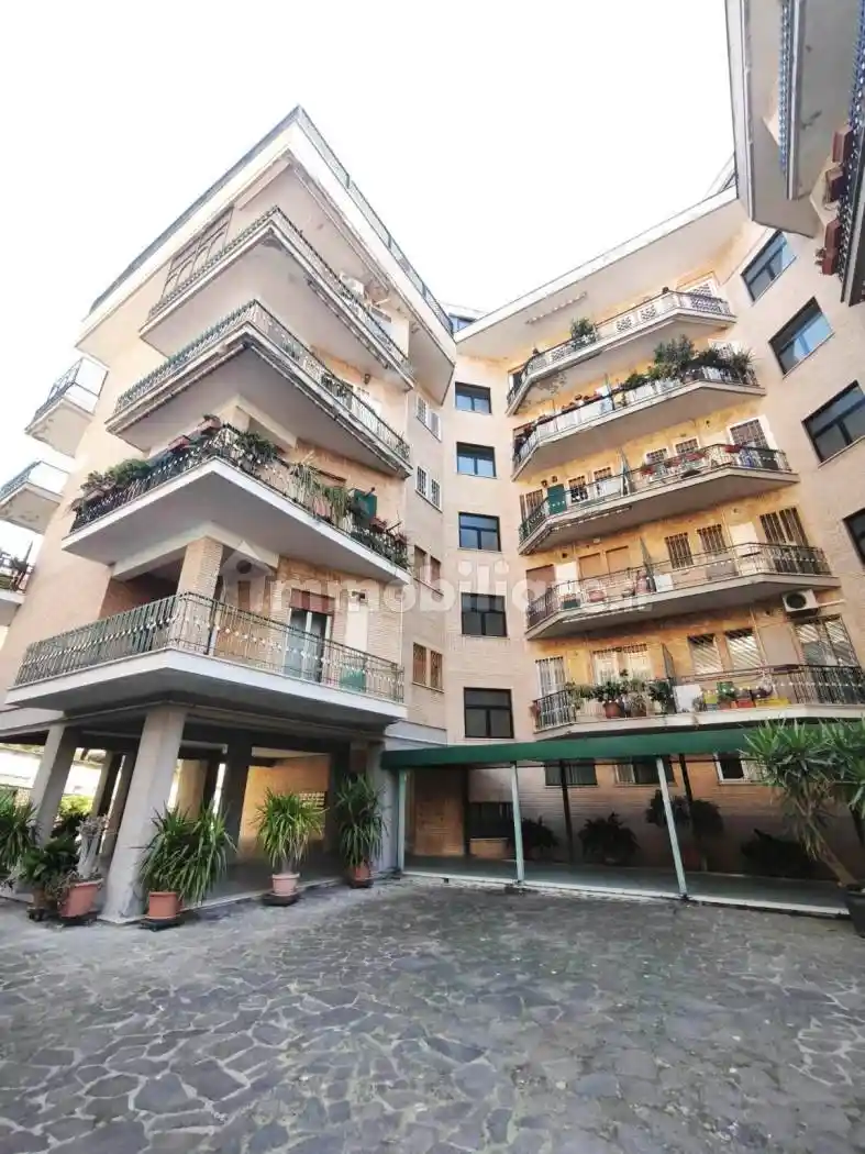 Appartamento in vendita a Roma