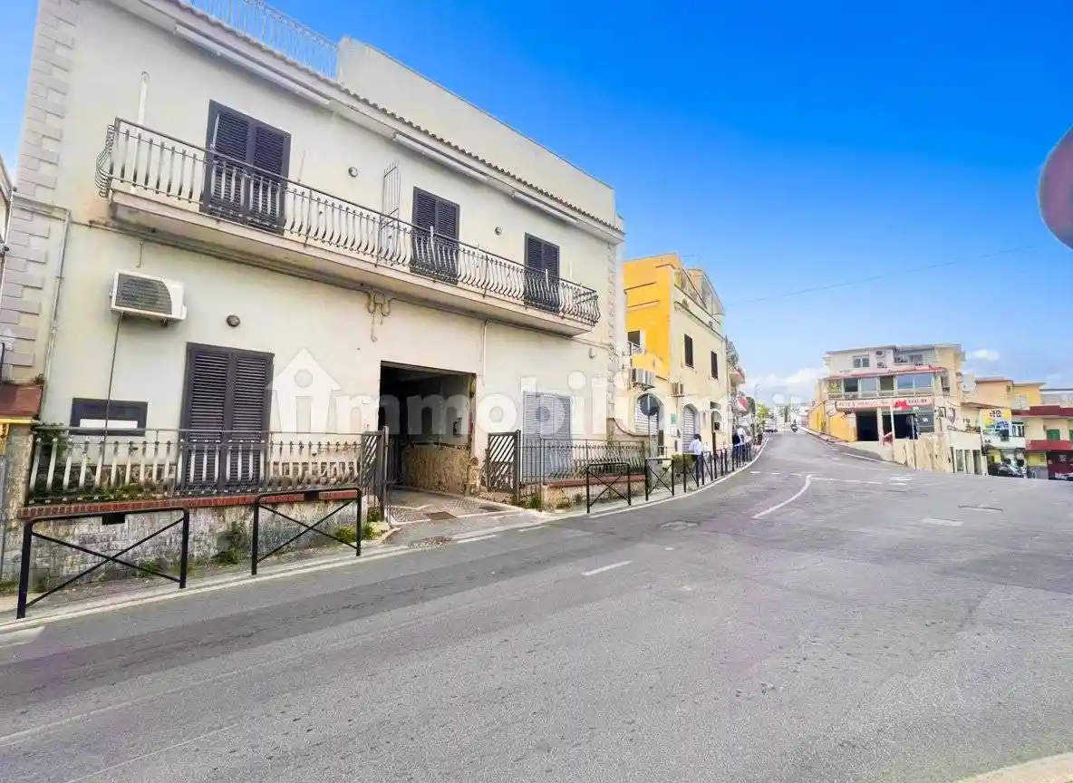 Appartamento in vendita a Monte di Procida