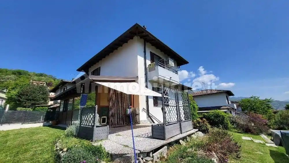 Villetta a schiera in vendita a Laveno-Mombello