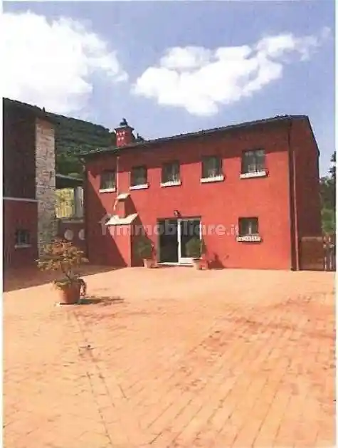 Casa indipendente in vendita a Verona