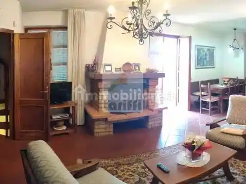Villa in vendita a Carmignano