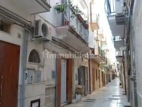 Palazzo - Edificio in vendita a Mola di Bari