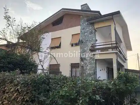 Villa in vendita a Novi Ligure
