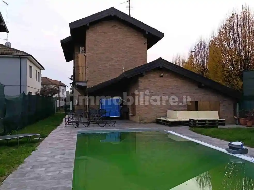 Villa in vendita a Vergiate