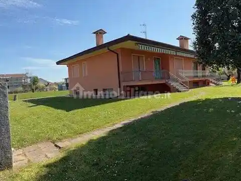 Villa in vendita a Fontanafredda