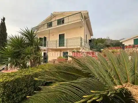 Villa in vendita a San Lucido