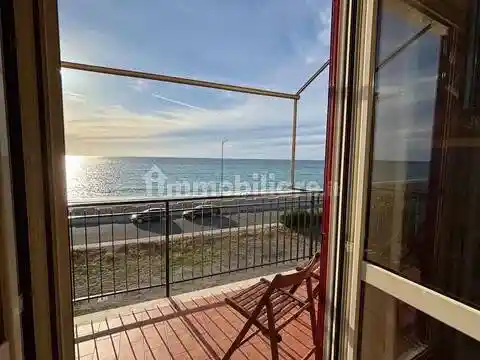 Appartamento in vendita a Falconara Albanese