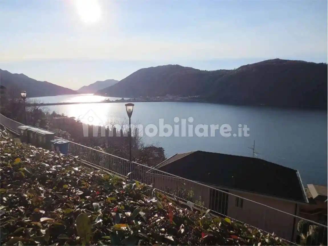 Villa in vendita a Campione d'Italia