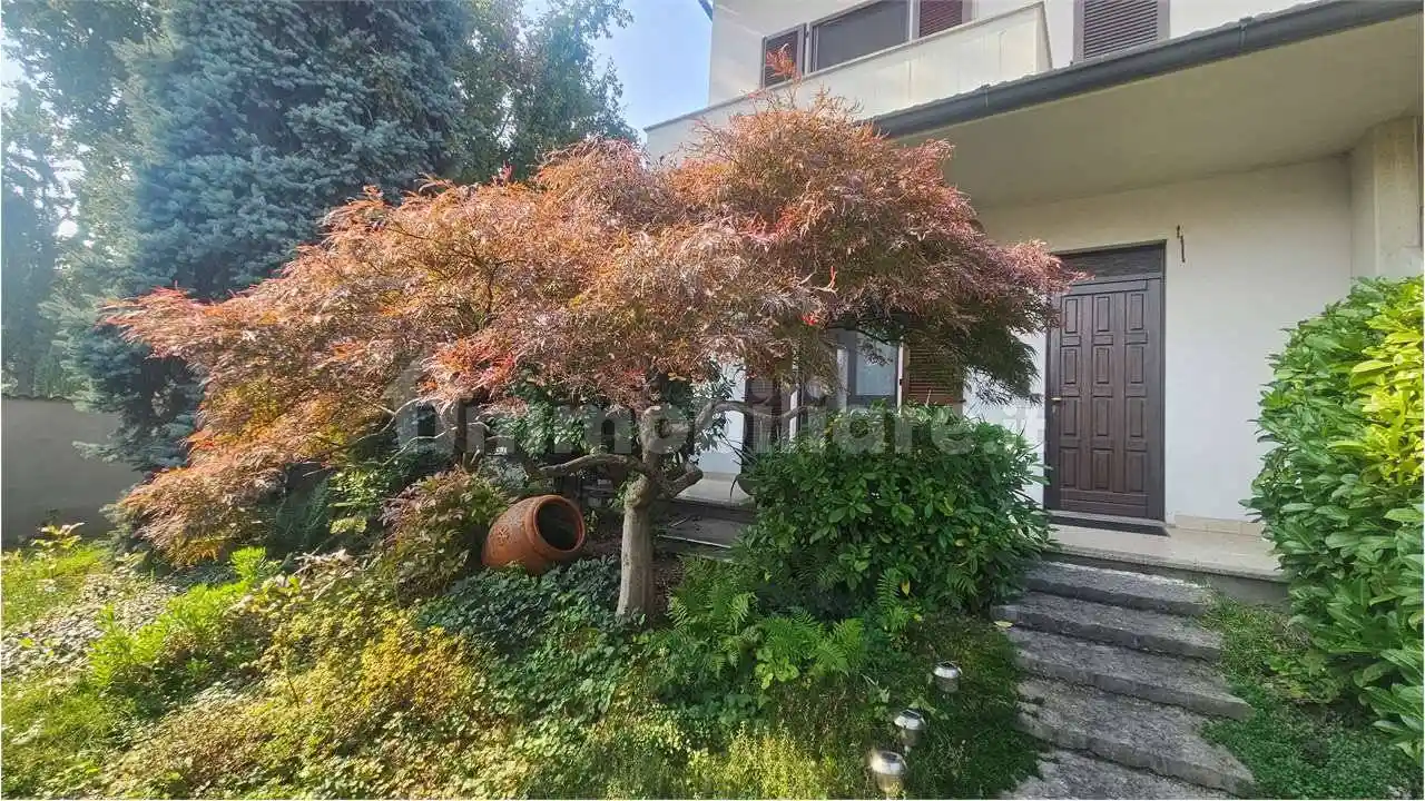 Villa in vendita a Carugate