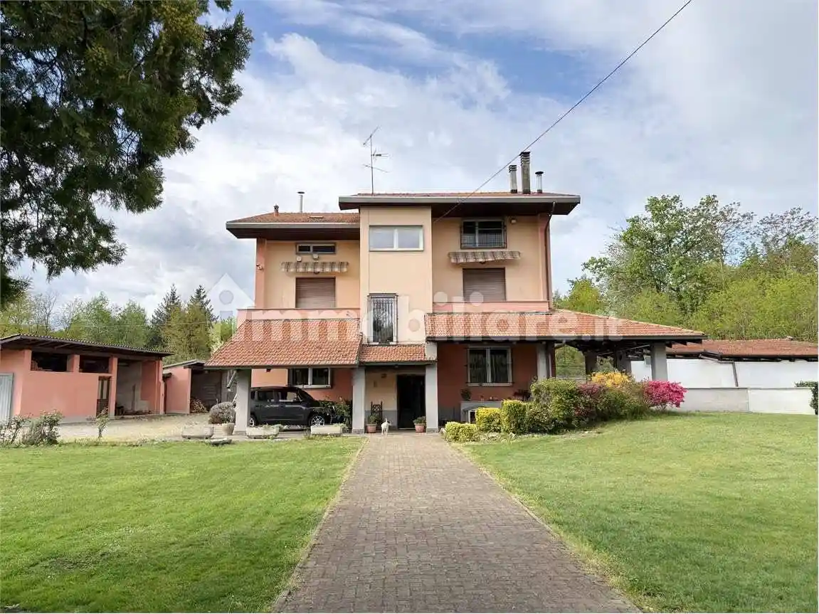 Casa indipendente in vendita a Fontaneto d'Agogna