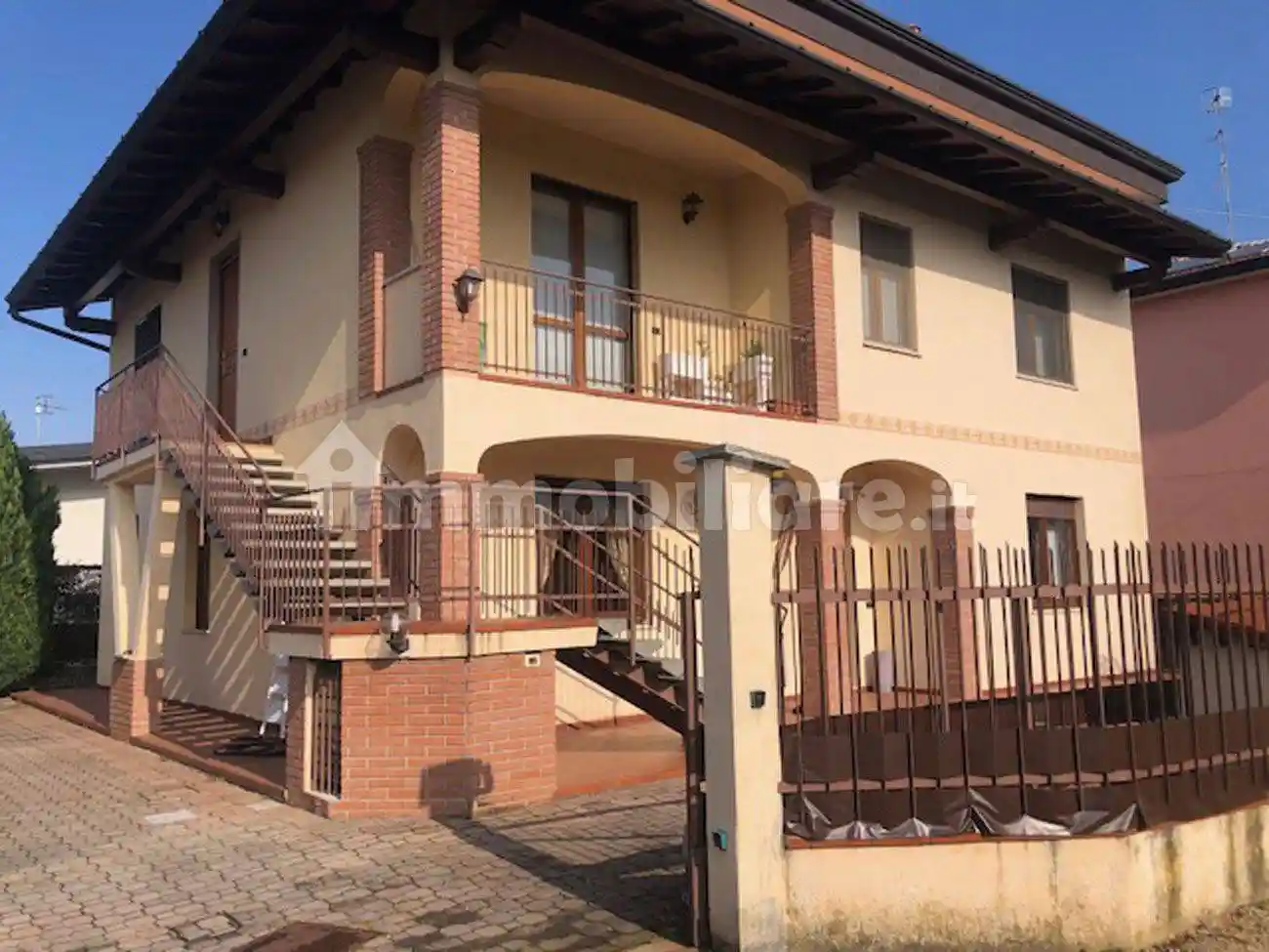 Appartamento in affitto a Castronno