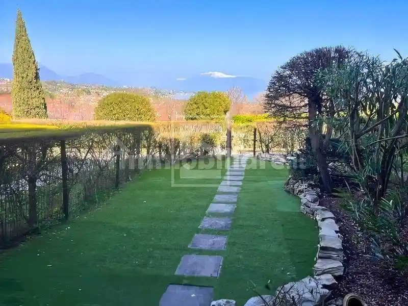 Appartamento in vendita a Padenghe sul Garda