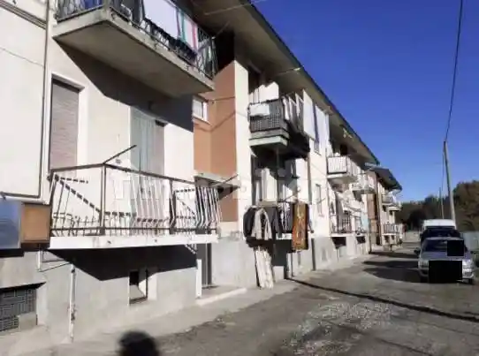 Appartamento in vendita a Angera